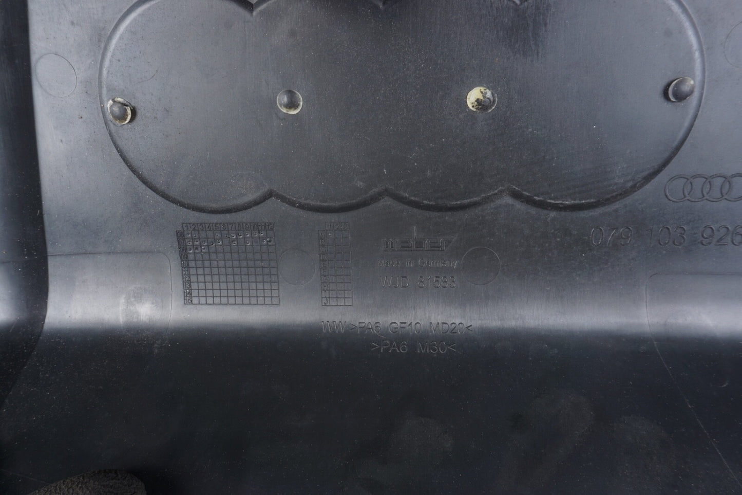 2006 - 2010 AUDI A8 QUATTRO 4.2L - Engine / Intake Manifold Cover 079103926H