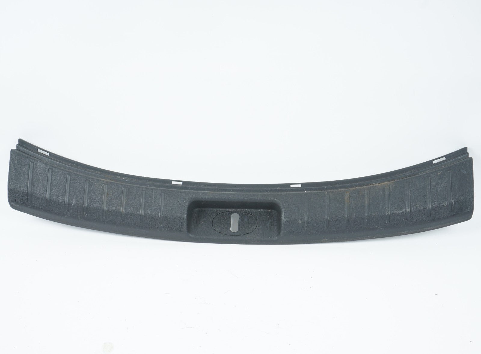 2013-2016 HYUNDAI SANTA FE TRUNK SCUFF PLATE TRIM LOCK COVER OEM