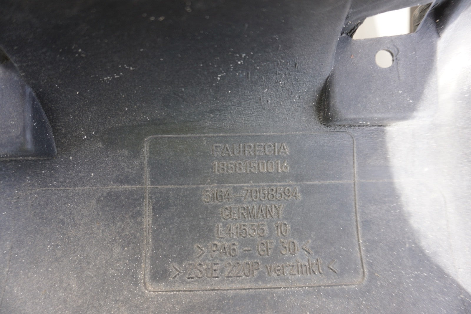 2007 - 2013 BMW 328I 335I CONVERTIBLE COUPE RADIATOR SUPPORT