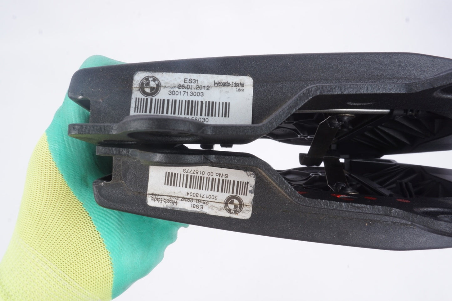 2013-2019 BMW 328 428  Left Right Side Rear Convertible Roof Flap Linkage Outlet