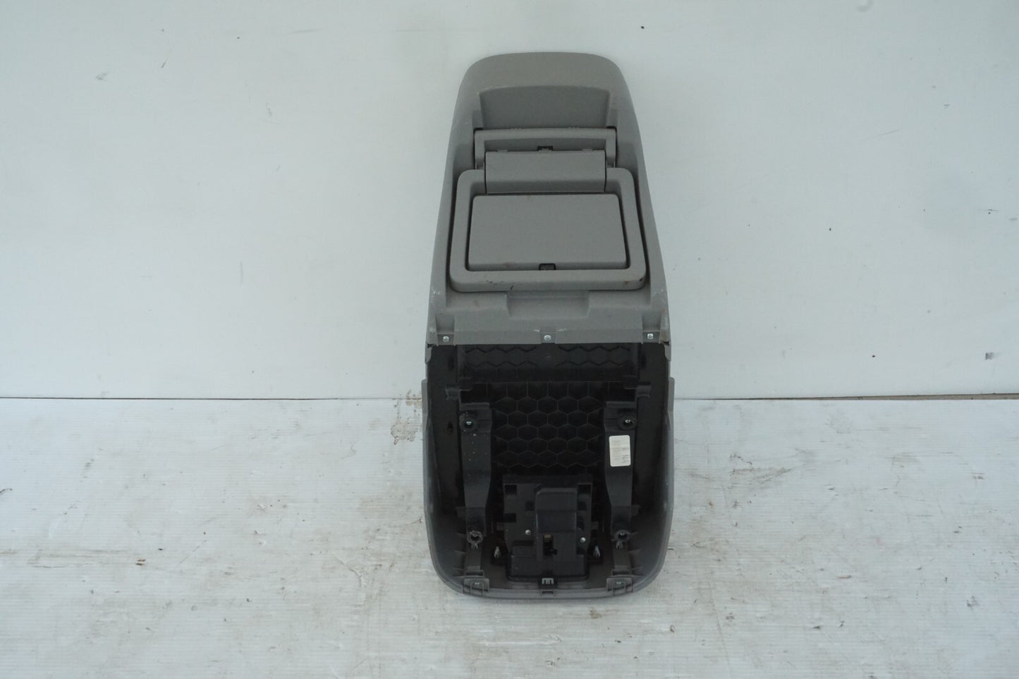 2014 - 2017 HONDA ODYSSEY FRONT CENTER CUPHOLDER ARMREST CONSOLE OEM
