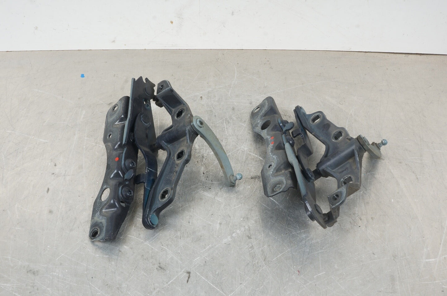 07-13 Mercedes W221 S400 S550 S63 AMG Hood Hinge Bracket Left & Right Set OEM