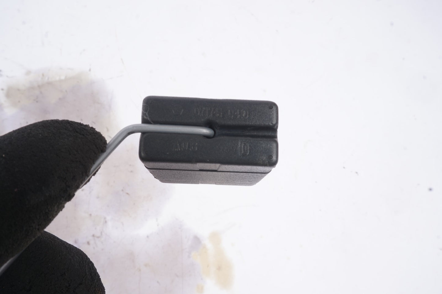2002 - 2005 LEXUS SC430 FUEL LEVEL SENDING UNIT RIGHT OEM