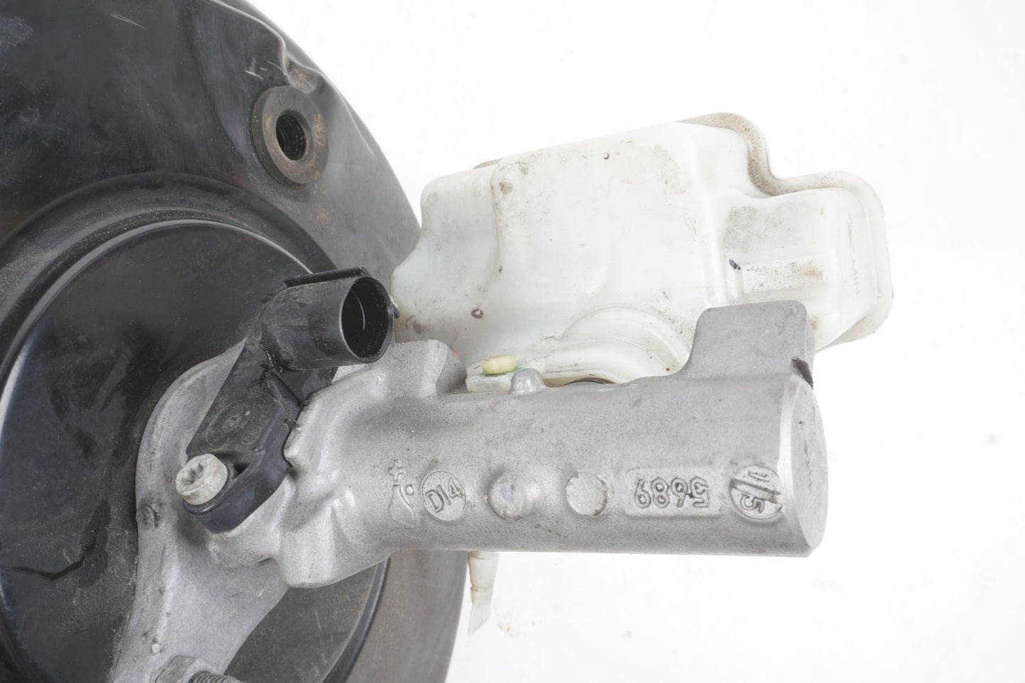 2014-2019 Volkswagen Passat Power Brake Booster & Master Cylinder OEM