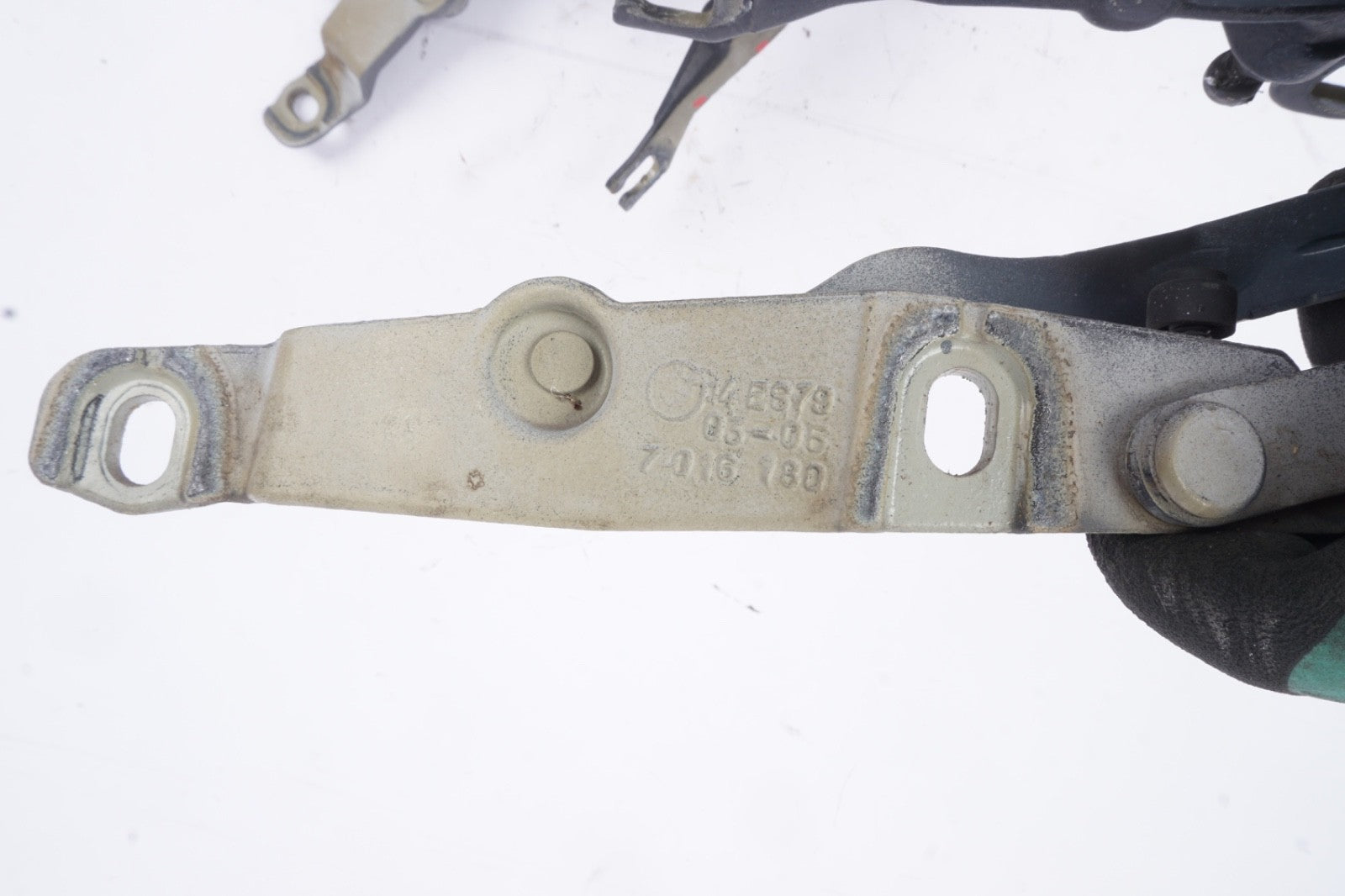 03-08 BMW E85 Z4 SET OF 2 REAR LEFT & RIGHT TRUNK HINGE GRAY OEM