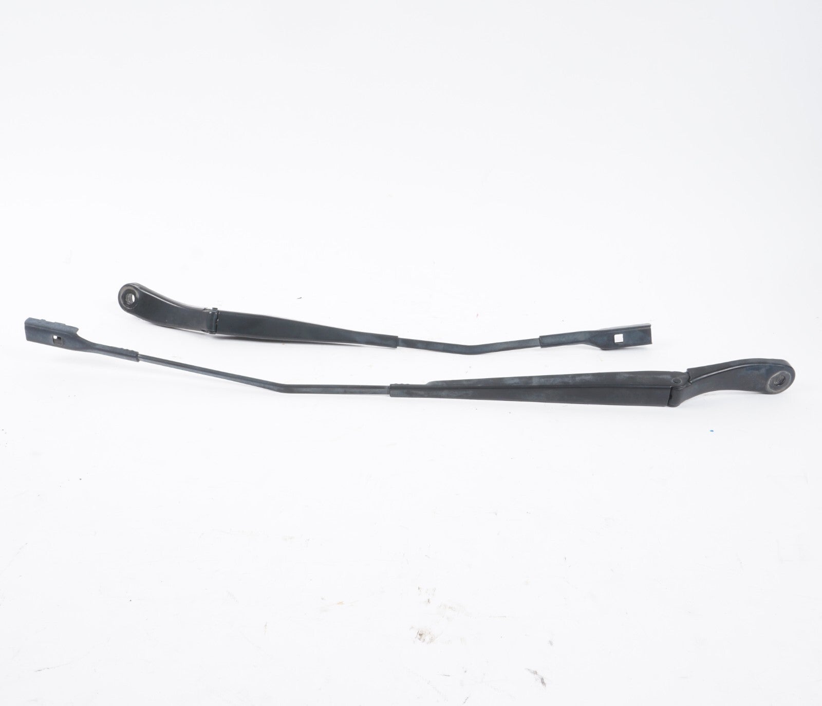 17 - 21 Alfa Romeo Giulia FRONT WINDSHIELD WIPER ARM LEFT & RIGHT OEM