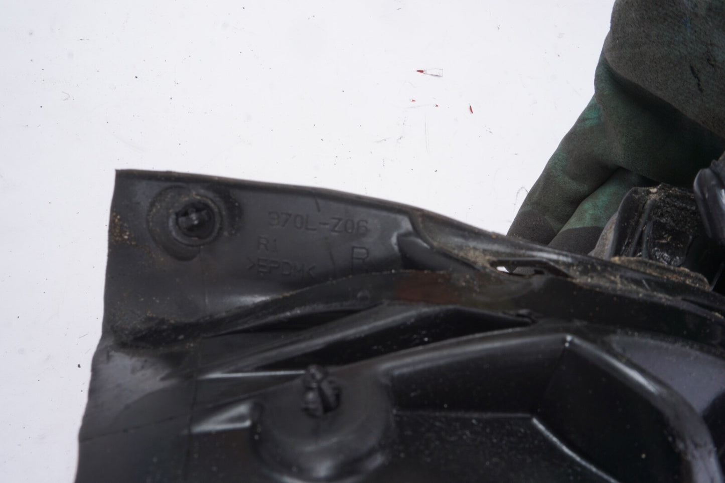 10-14 MERCEDES-BENZ C207 E350 COUPE REAR RIGHT PASSENGER SIDE WINDOW SEAL
