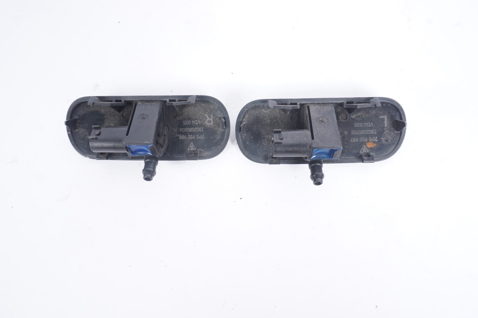 2011 - 2018 PORSCHE CAYENNE (958) WINDSHIELD WIPER SQUIRTER NOZZLE SET-2