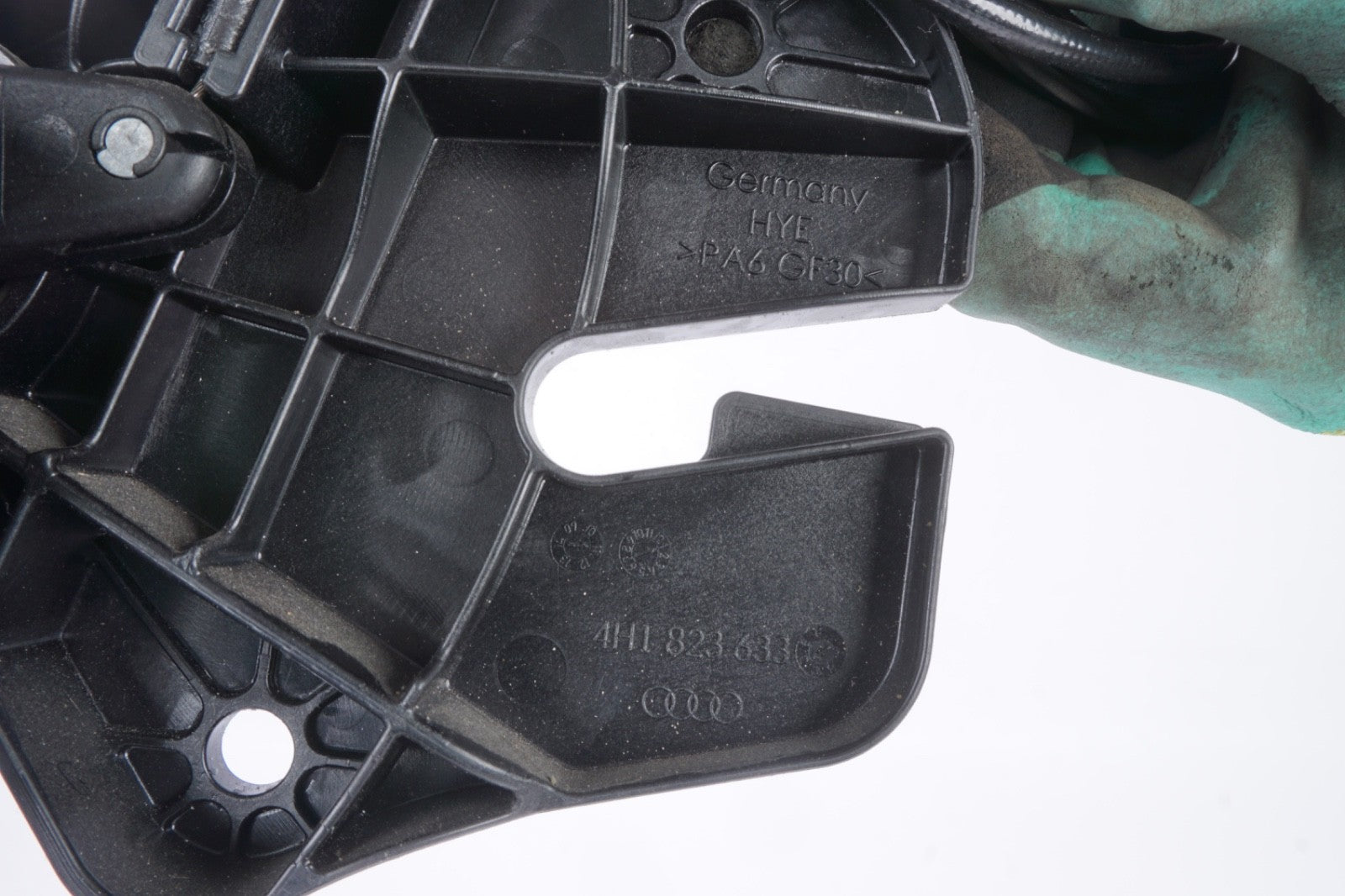 2011-2018 AUDI A8 A8L S8 HOOD LATCH RELEASE LEVER BRACKET W/ HANDLE 4H1823633