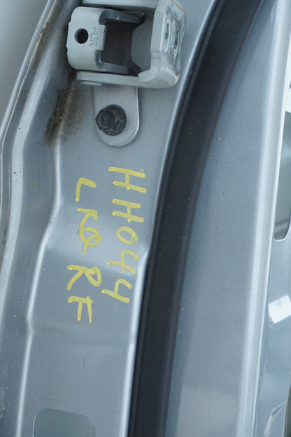 2013-2018 HYUNDAI SANTA FE FRONT RIGHT PASSENGER SIDE DOOR SHELL OEM