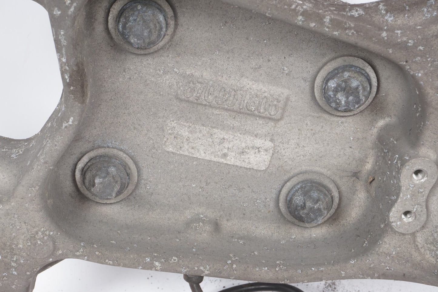 2014 - 2019 MASERATI GHIBLI Front Right Pass Side Spindle Knuckle Wheel Hub OEM