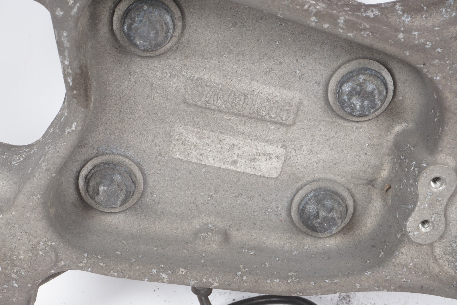 2014 - 2019 MASERATI GHIBLI Front Right Pass Side Spindle Knuckle Wheel Hub OEM