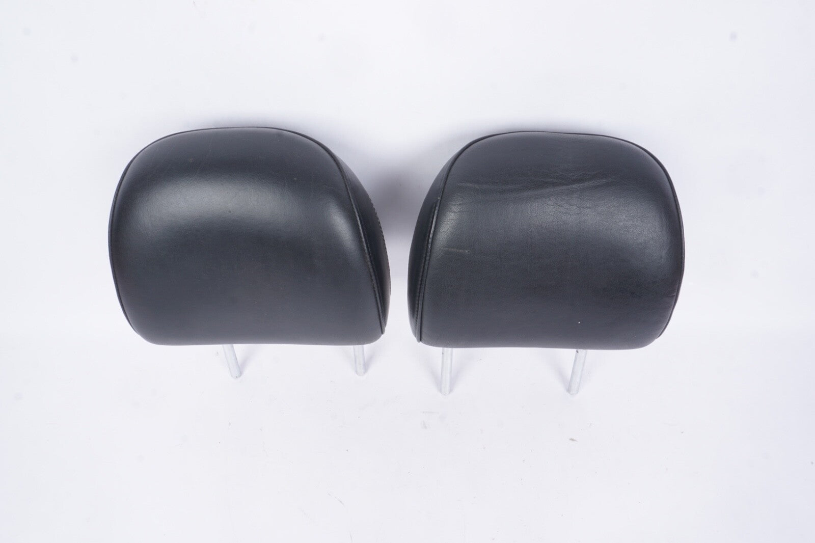 2010 - 2011 LEXUS IS250 IS350 CONVERTIBLE FRONT HEADREST  LEATHER PAIR BLACK