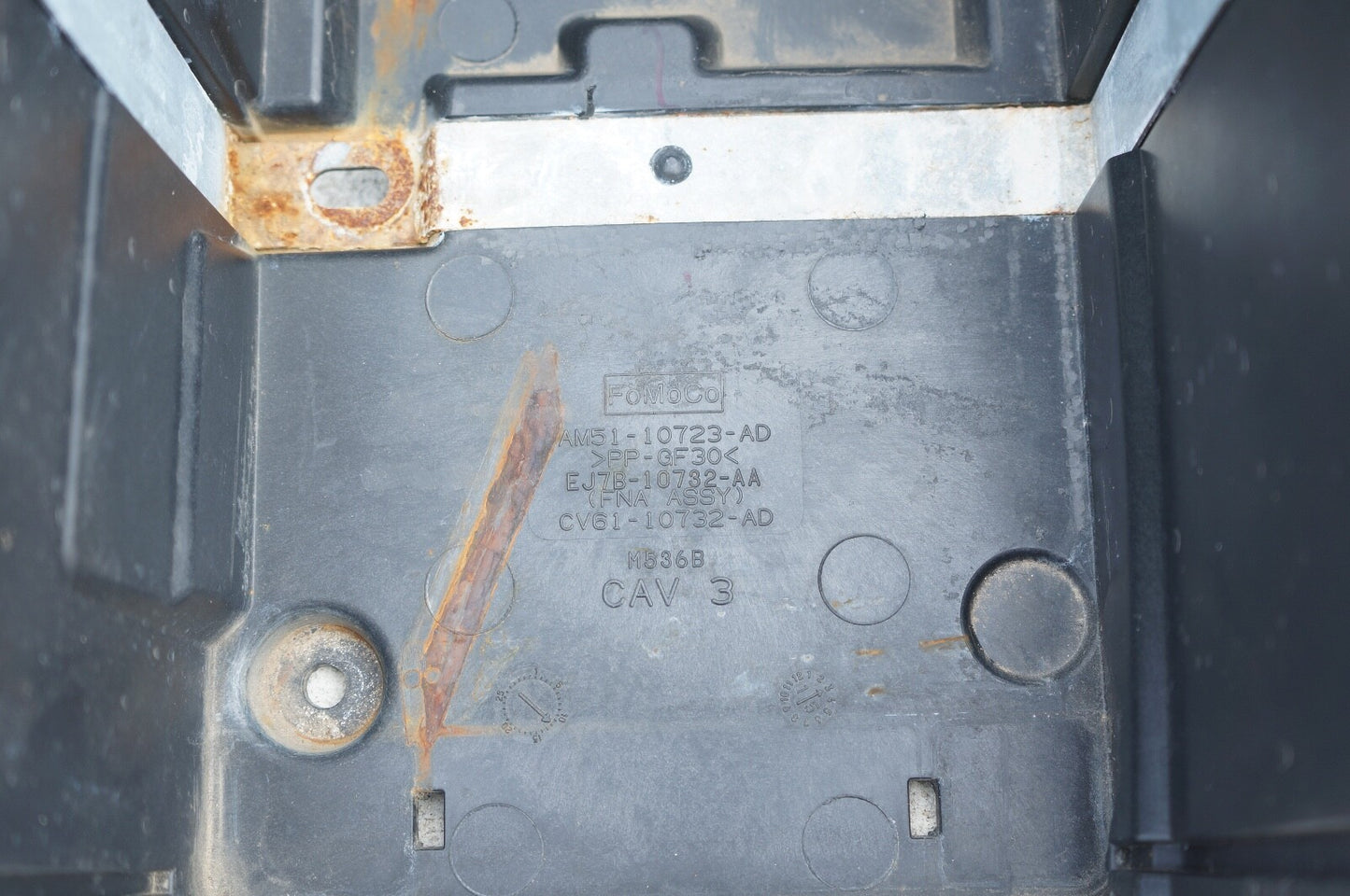 2017 -2019 FORD ESCAPE BATTER TRAY HOLDER HAS DAMAGE OEM AM5110723AD