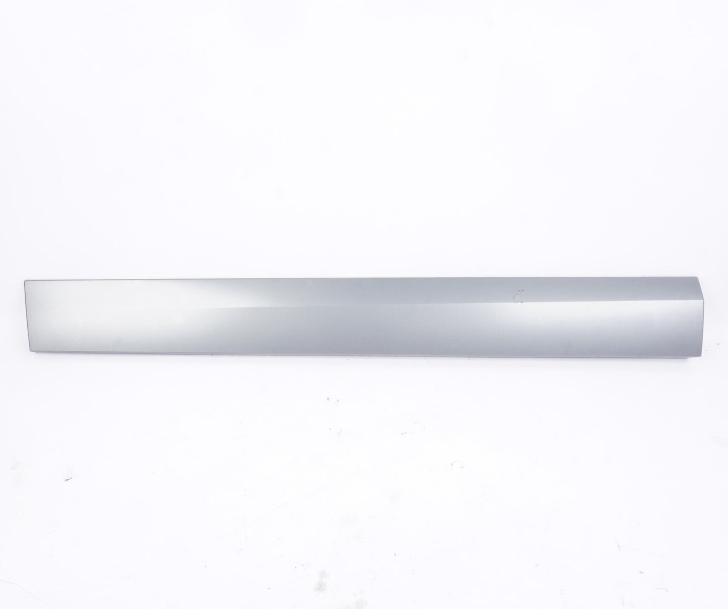 2018 - 2023 BMW X2 - Front LEFT Lower DOOR Blade / Molding 8069195