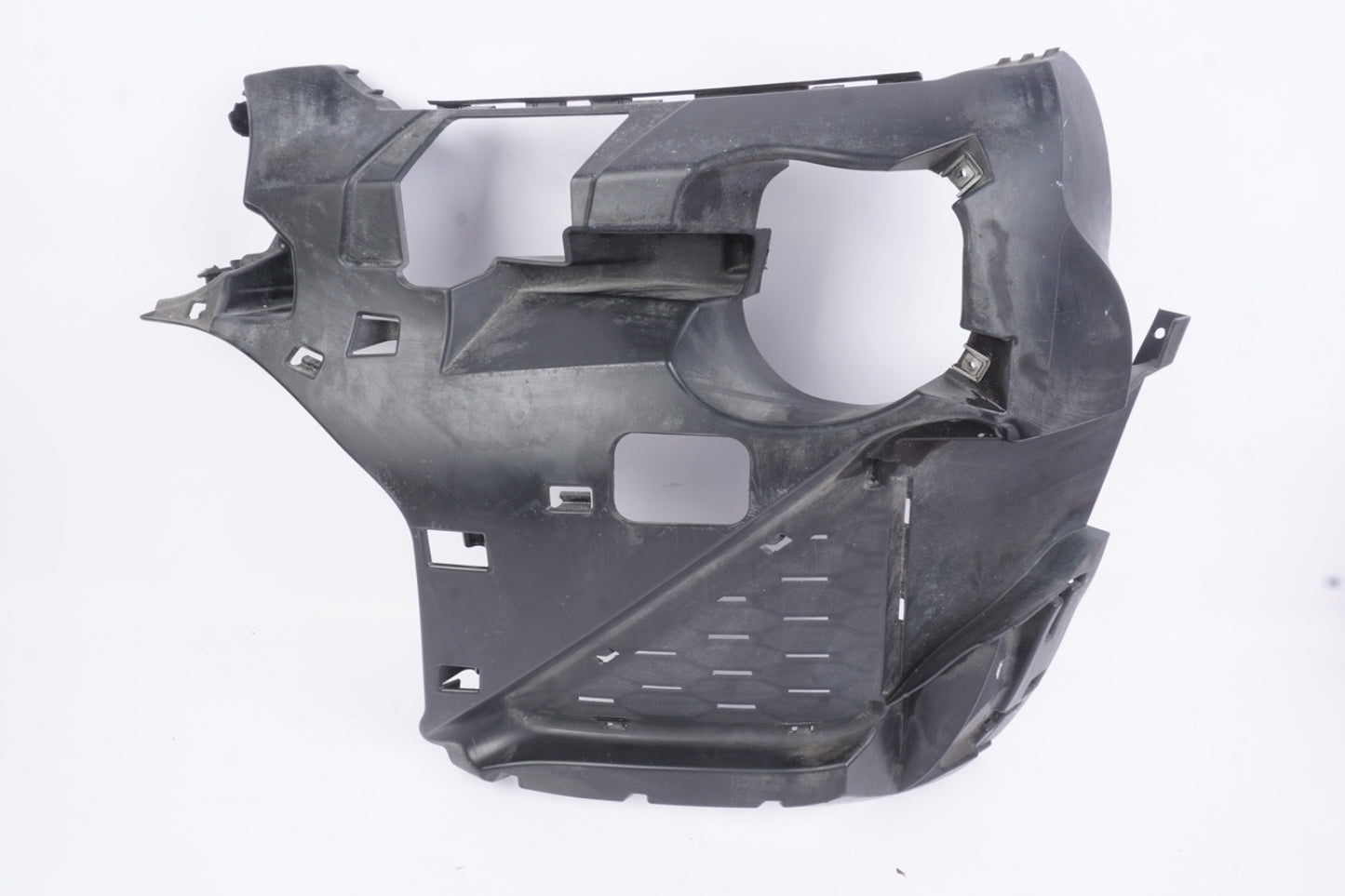 BMW X2 F39 FRONT RIGHT BUMPER FOG LAMP SUPPORT 51118069092 8069092