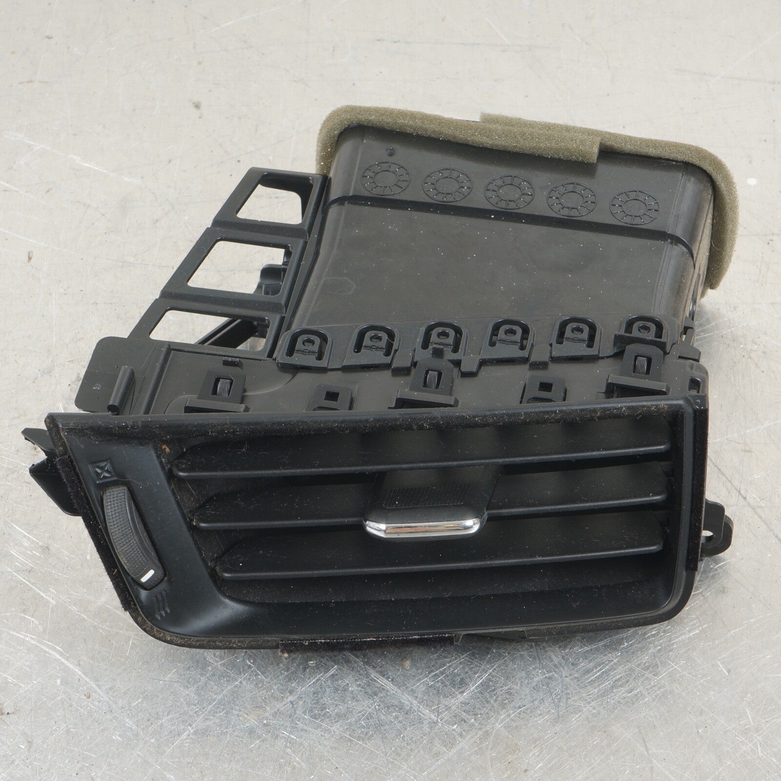 2015 - 2018 CHEVROLET SILVERADO 1500 RIGHT DASH AIR VENT 20943683 OEM 