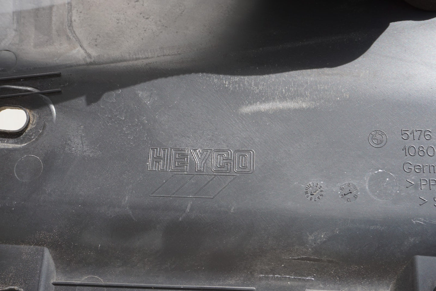 2012 - 2018 BMW 650i HOOD BONNET LEFT DRIVER SIDE SEAL STRIP COVER OEM