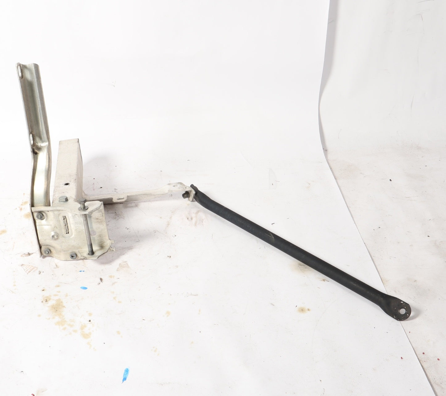 2012 - 2019 BMW 640i 650i Front Bumper Deformation Bracket Right OEM Used