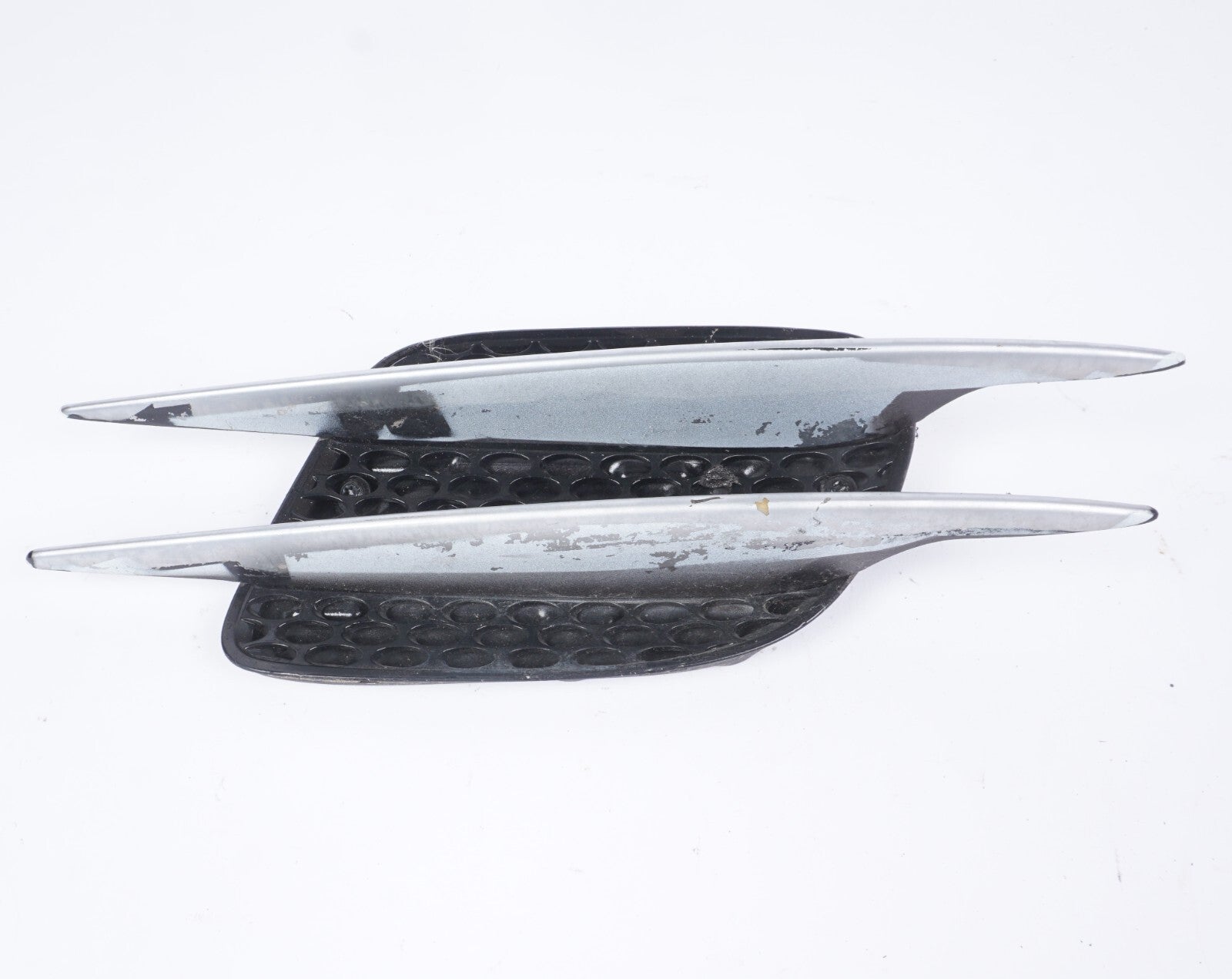 03-08 Mercedes R230 SL500 SL550 Front Right Passenger Side Fender Grille  OEM