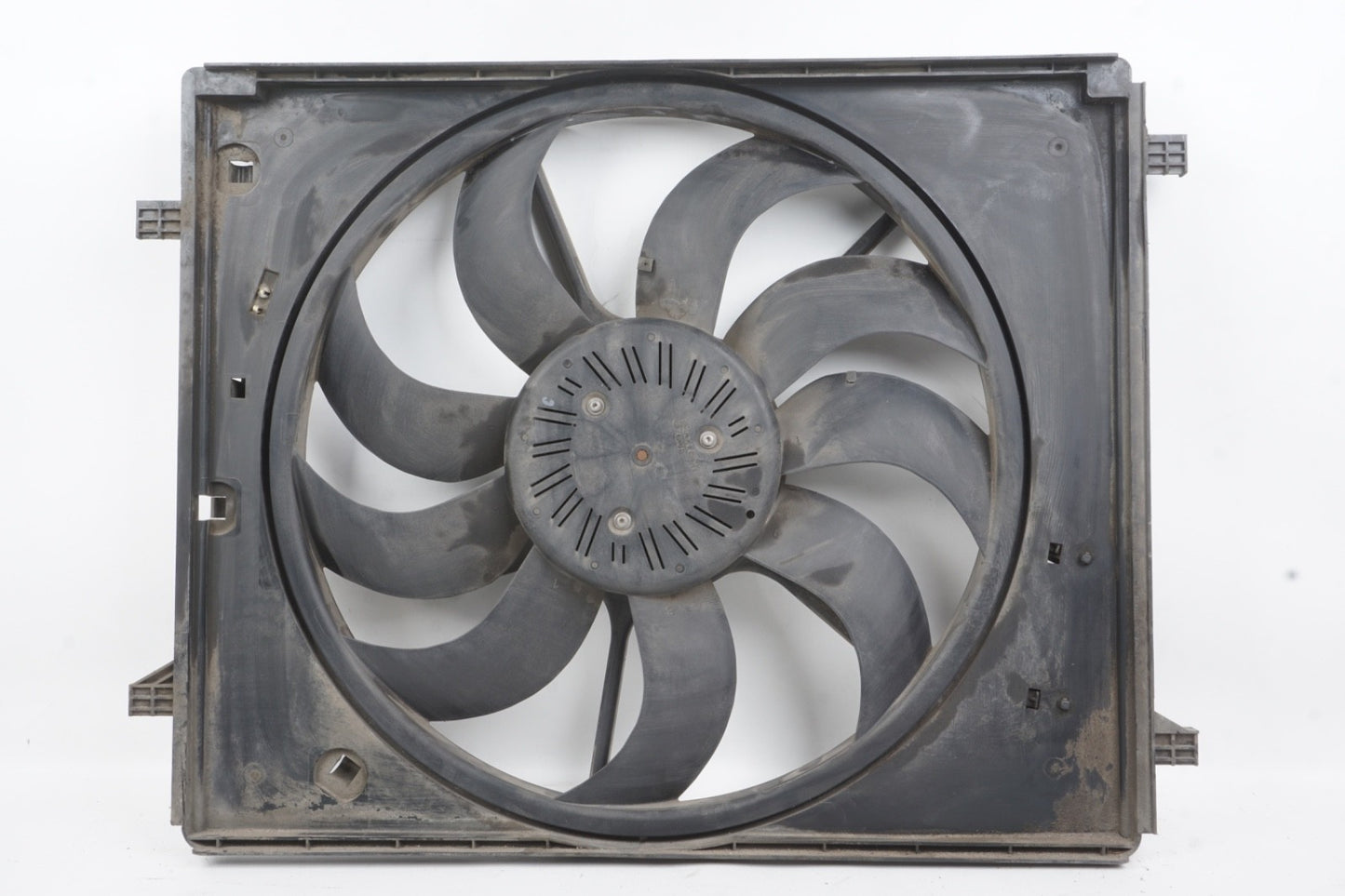 2014 - 2017 MASERATI GHIBLI ENGINE RADIATOR COOLING FAN SHROUD MOTOR OEM