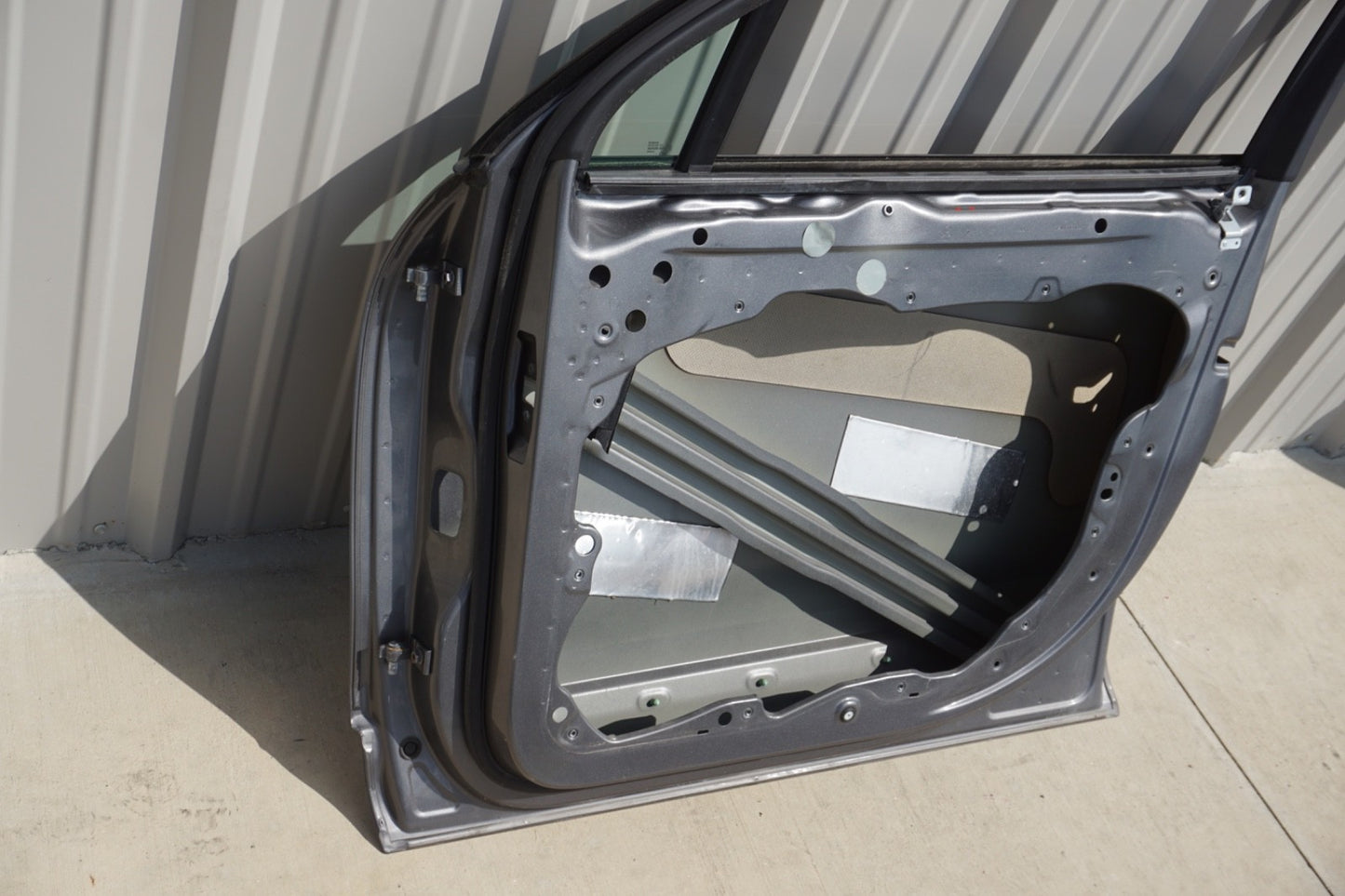 2011-2018 PORSCHE CAYENNE FRONT RIGHT DOOR COMPLETE COVER PANEL GRAY OEM