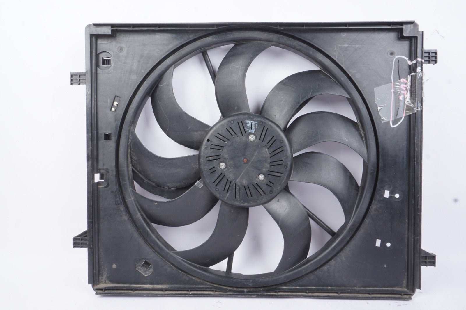 2014 - 17 Maserati Ghibli Quattroporte Radiator Cooling Fan Shroud & Motor Assy