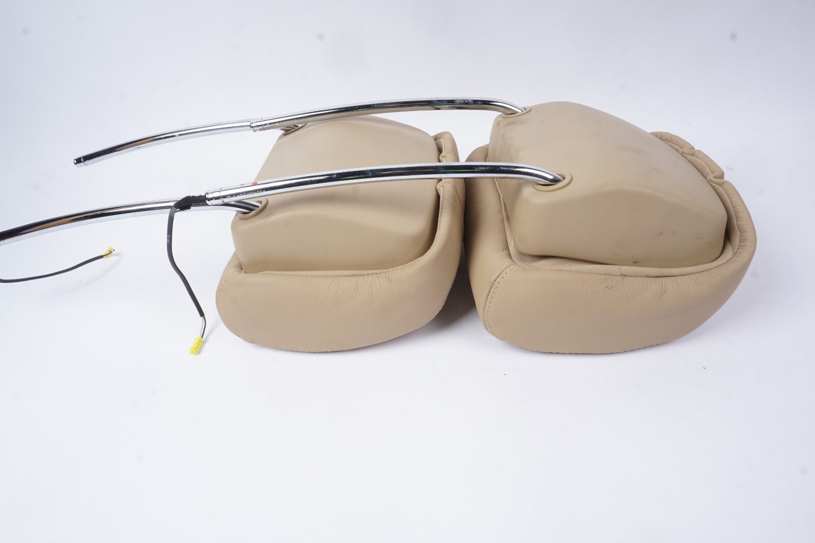 10-13 Mercedes W221 S550 S400 Front Seat Headrest Left & Right OEM
