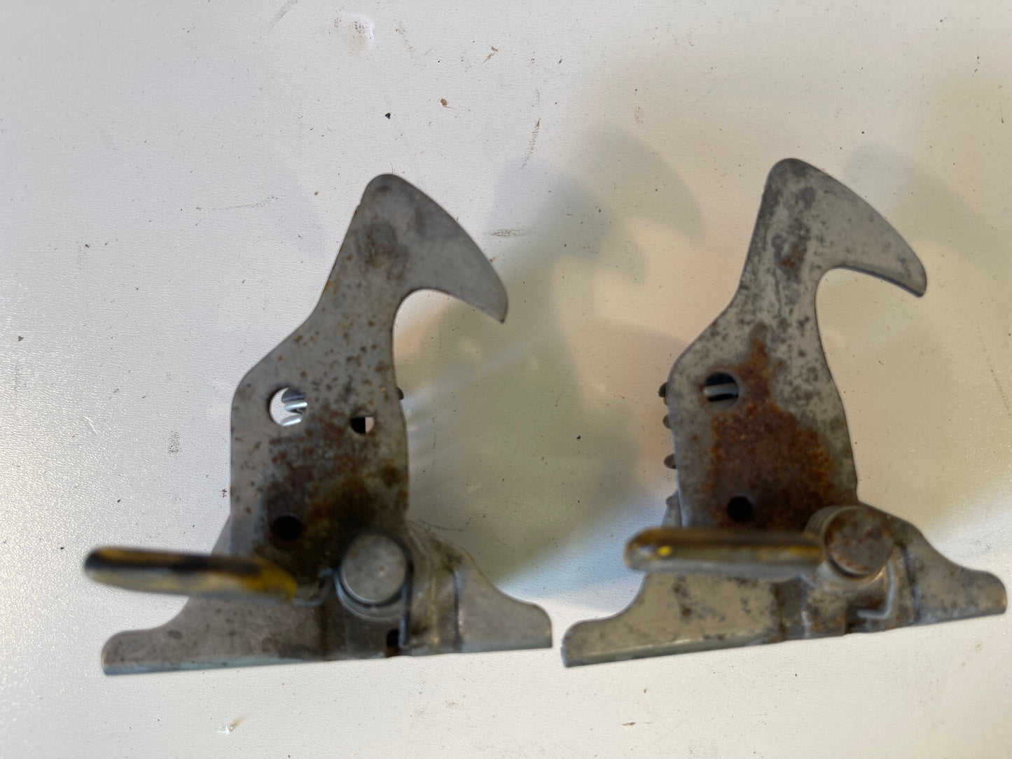 07-11 BMW E90 E91 E92 E93 3-SERIES HOOD LOCK LATCH CATCH SET OF 2 OEM