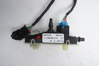 07-14 Mercedes W221 S63 AMG CL550 S550 Front Seat Control Valve 0008007678 OEM