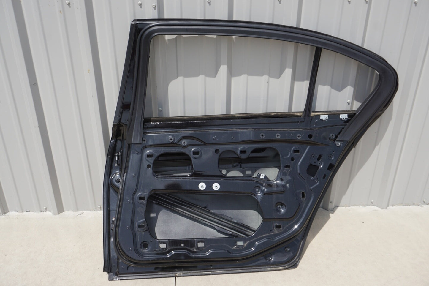 09-15 BMW 750Li F02 Rear Right Side Door Shell OEM