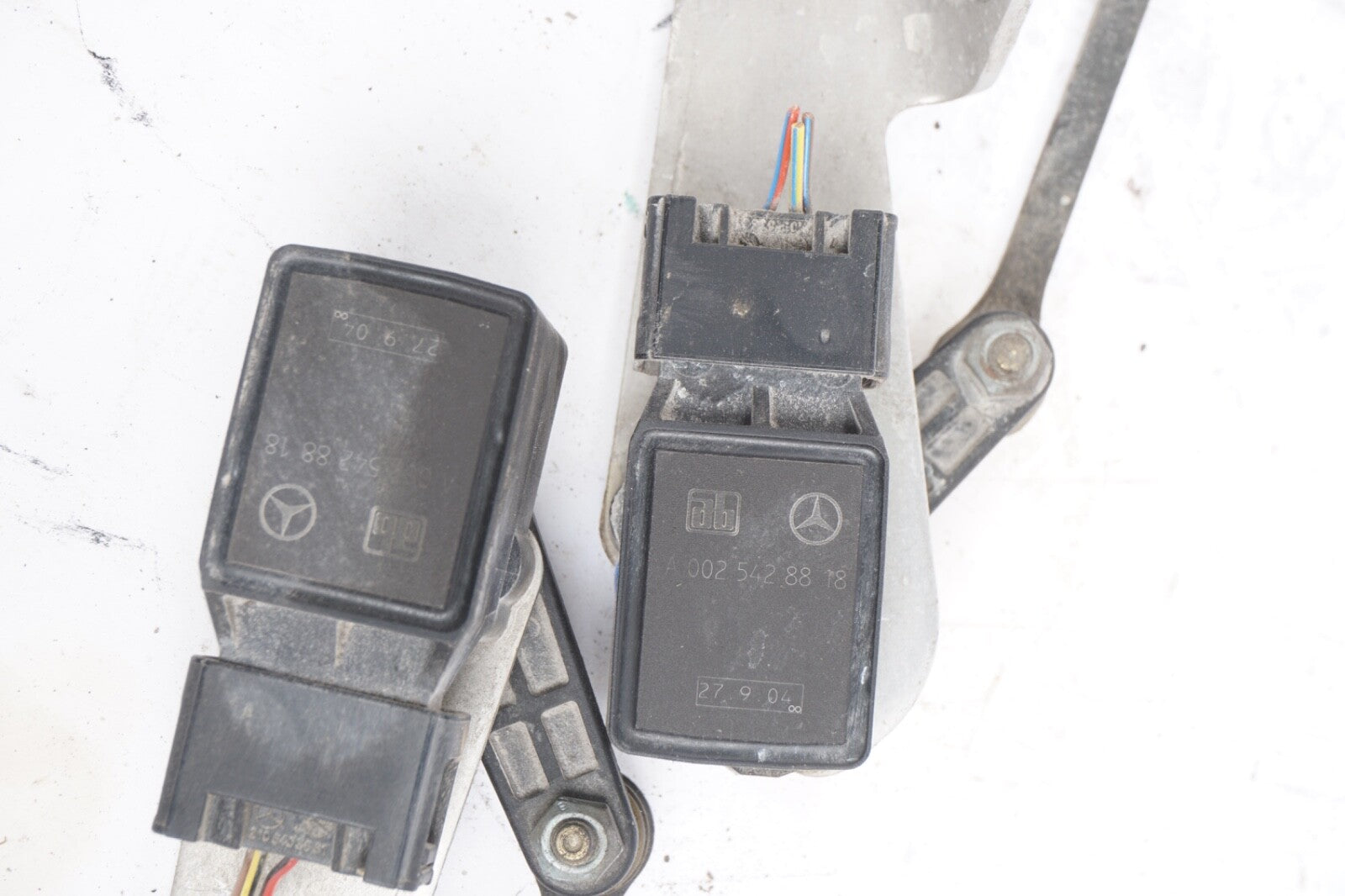03-12 Mercedes R230 SL55 SL500 Rear Suspension Level Sensor Link Rod Set OEM 