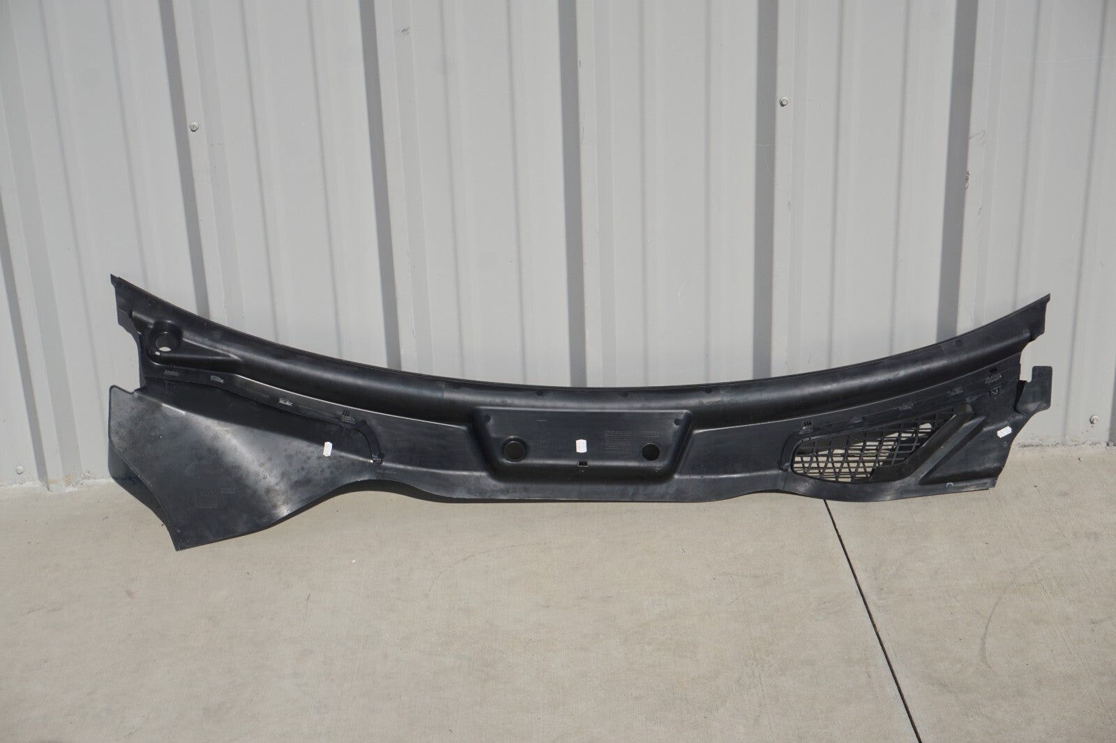 11-18 Porsche Cayenne 958 Windshield Wiper Cowl Panel 7P5819401B OEM