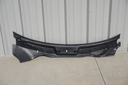 11-18 Porsche Cayenne 958 Windshield Wiper Cowl Panel 7P5819401B OEM