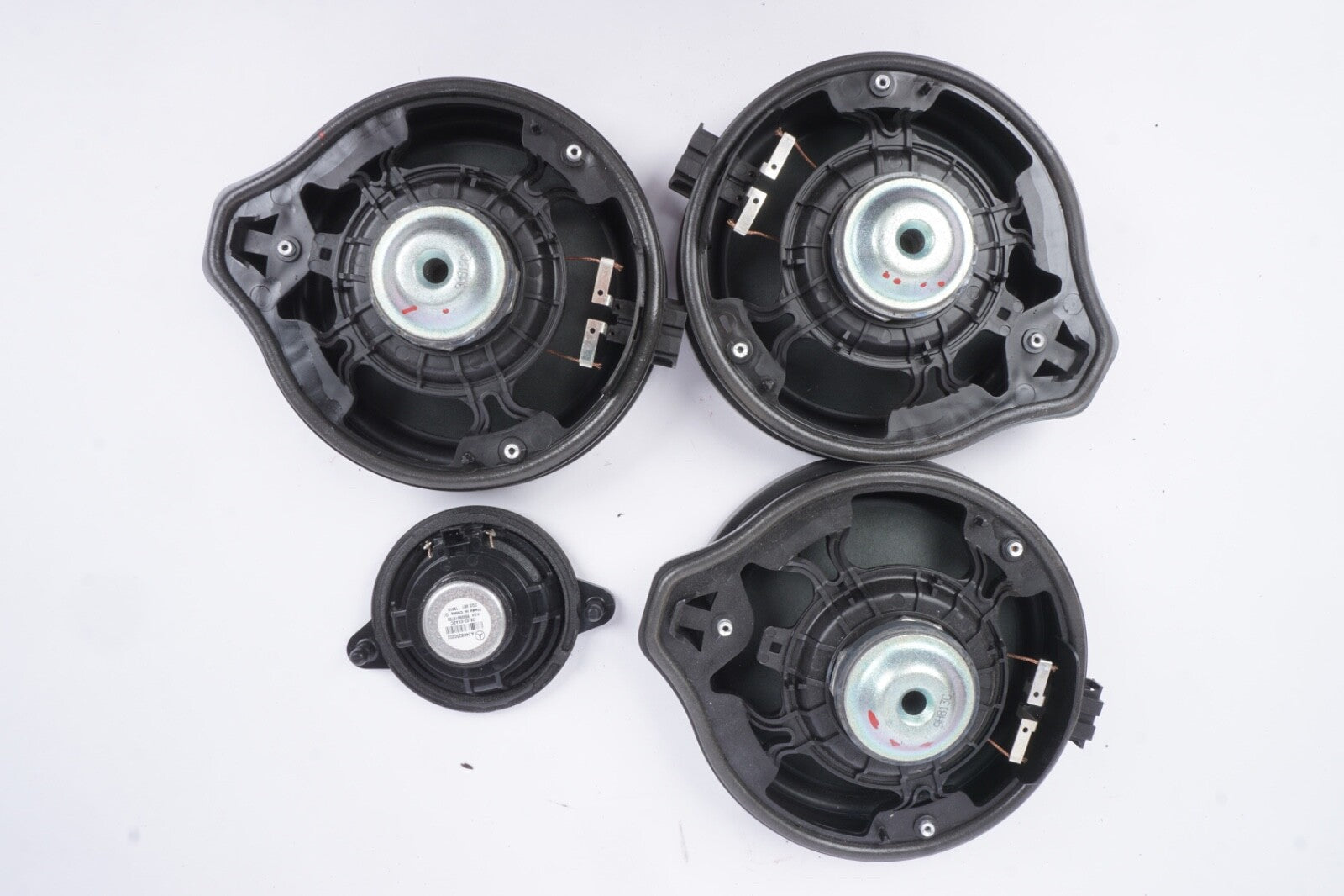 2015 - 2020 MERCEDES GLA250 FRONT OR REAR DOOR  SPEAKER SET