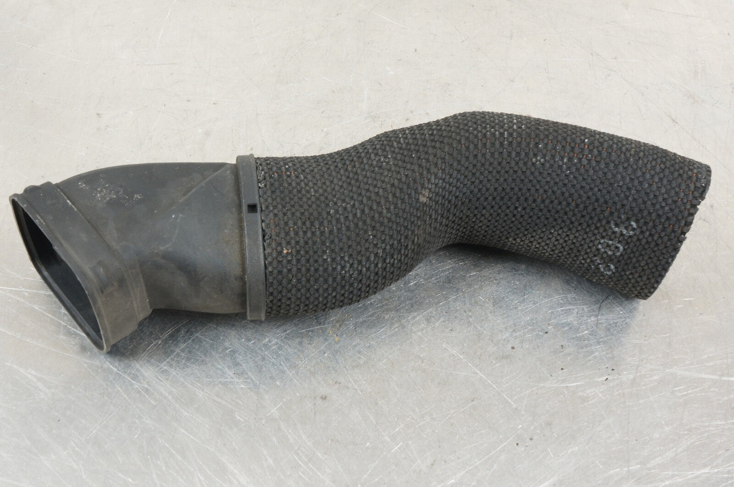 07-2011 mercedes w221 s550 right passenger engine air intake tube duct inlet oem