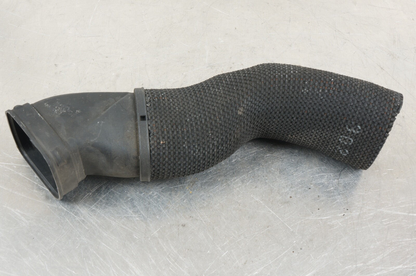 07-2011 mercedes w221 s550 right passenger engine air intake tube duct inlet oem