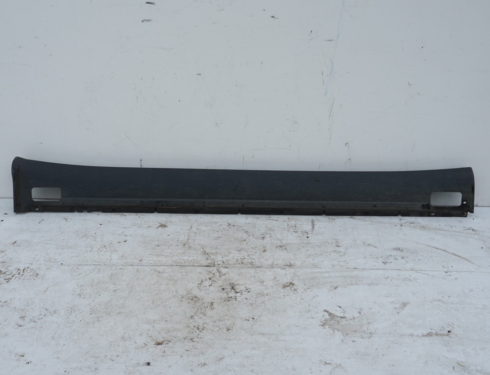 11-18 Porsche Cayenne 958 Right Side Skirt Molding Rocker Panel Cover  OEM