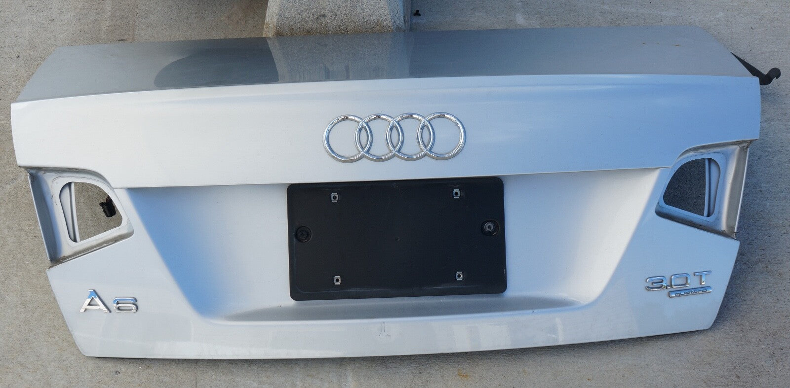 2009 - 2011 AUDI A6 S6 TRUNK LID OEM ( PICK UP )