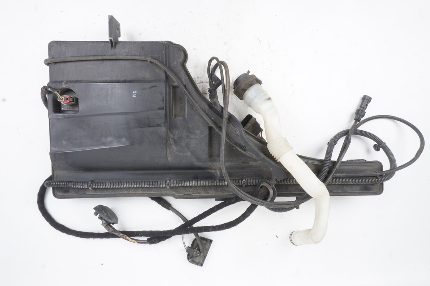 2014-2020 Maserati Ghibli S Q4 Windshield Washer Reservoir Bottle 670006414 OEM