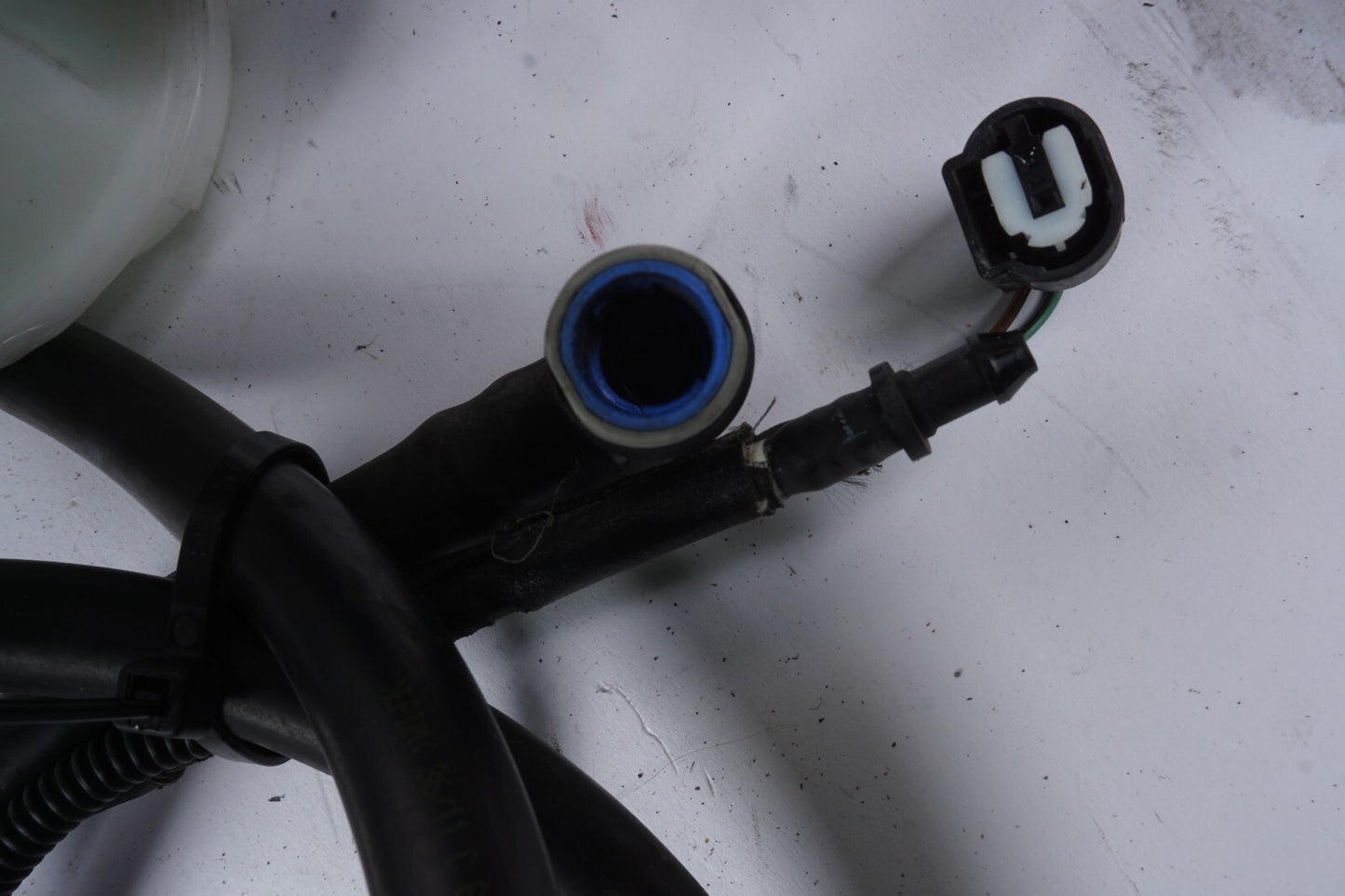 2012 - 2018 BMW 650i 640i Windshield Washer Reservoir Bottle OEM