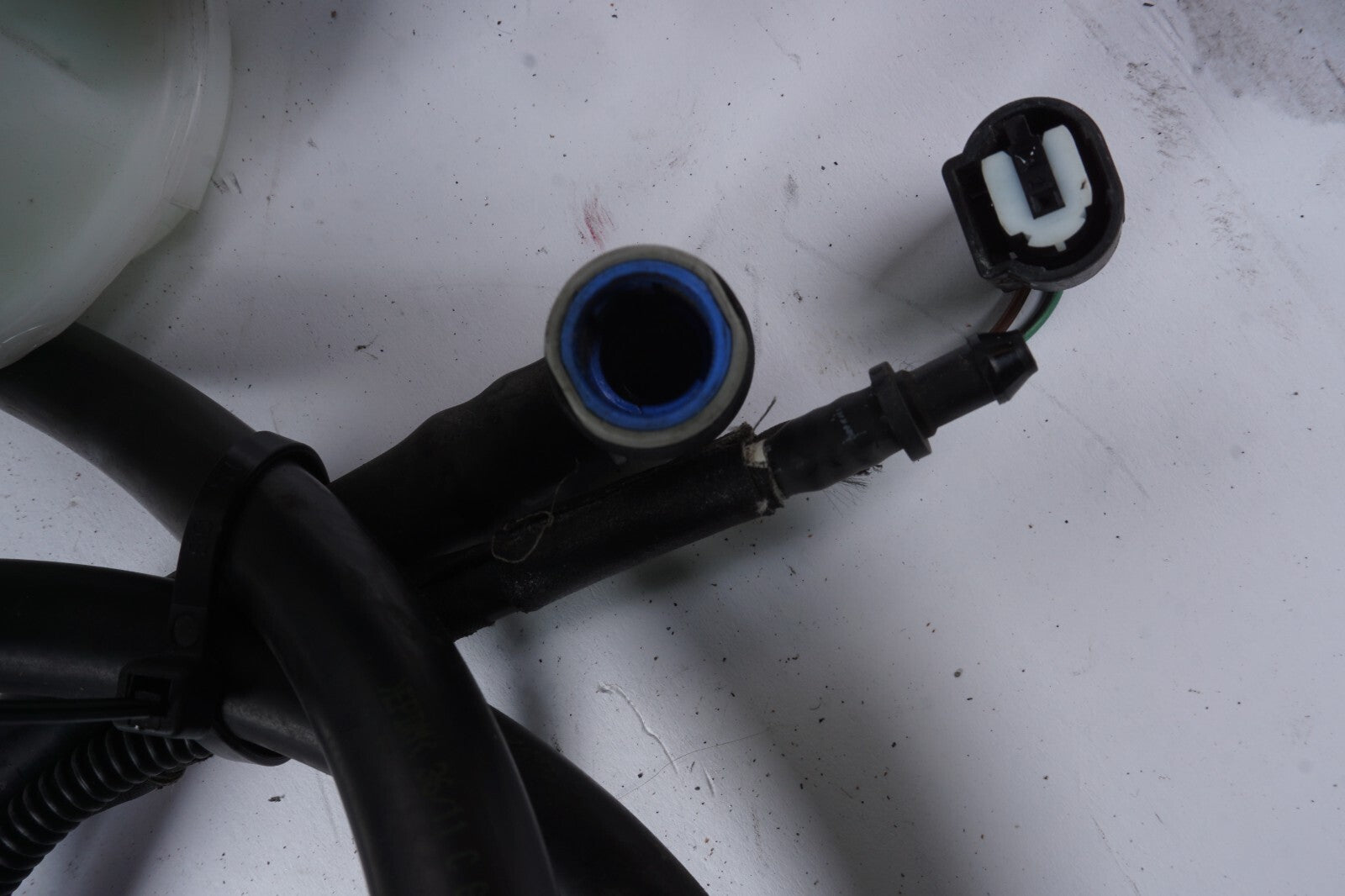 2012 - 2018 BMW 650i 640i Windshield Washer Reservoir Bottle OEM