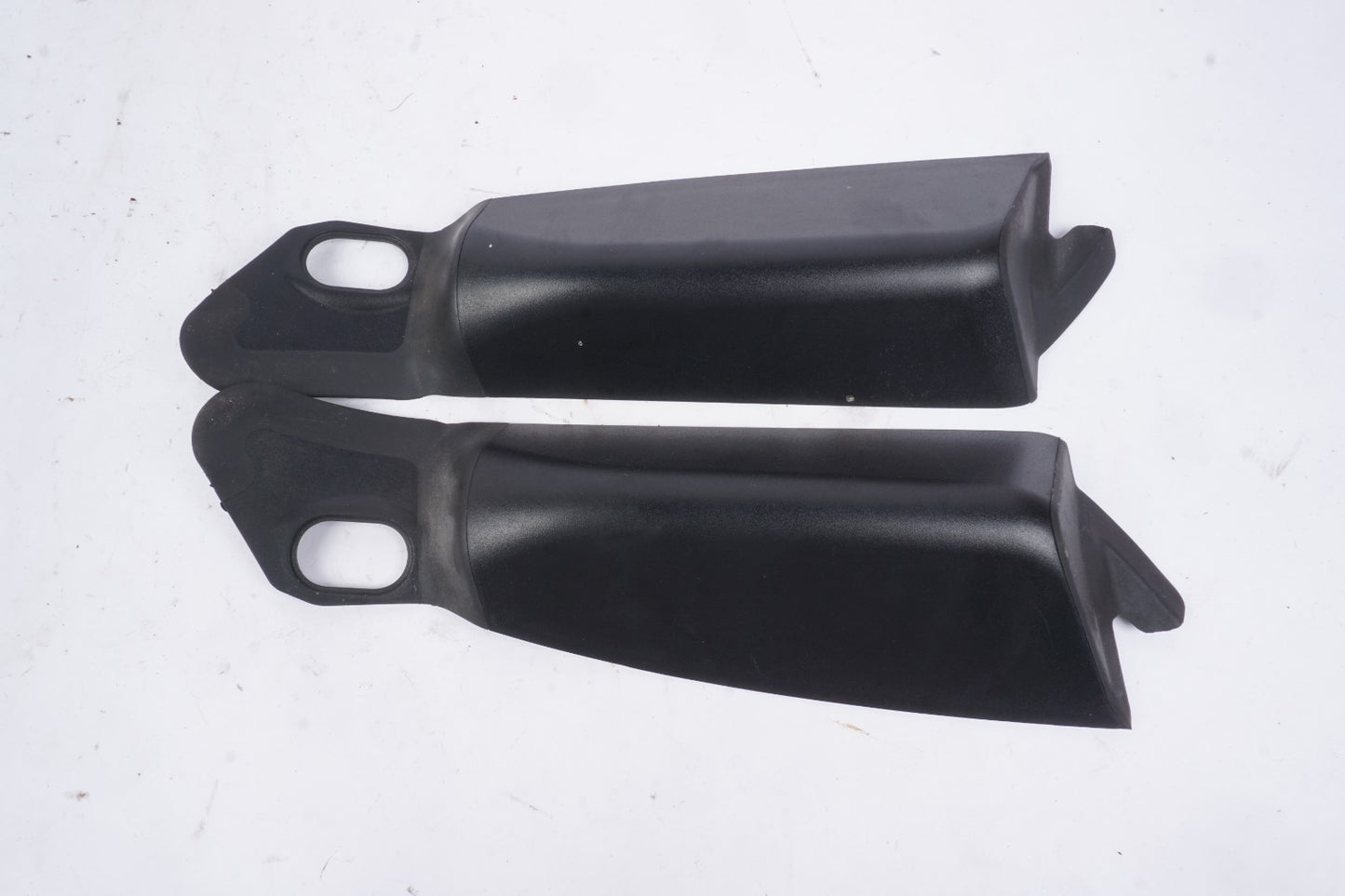 2011 - 2014 Audi A8l Rear Left Right Side Taillight Lamp Lower Trim Cover OEM