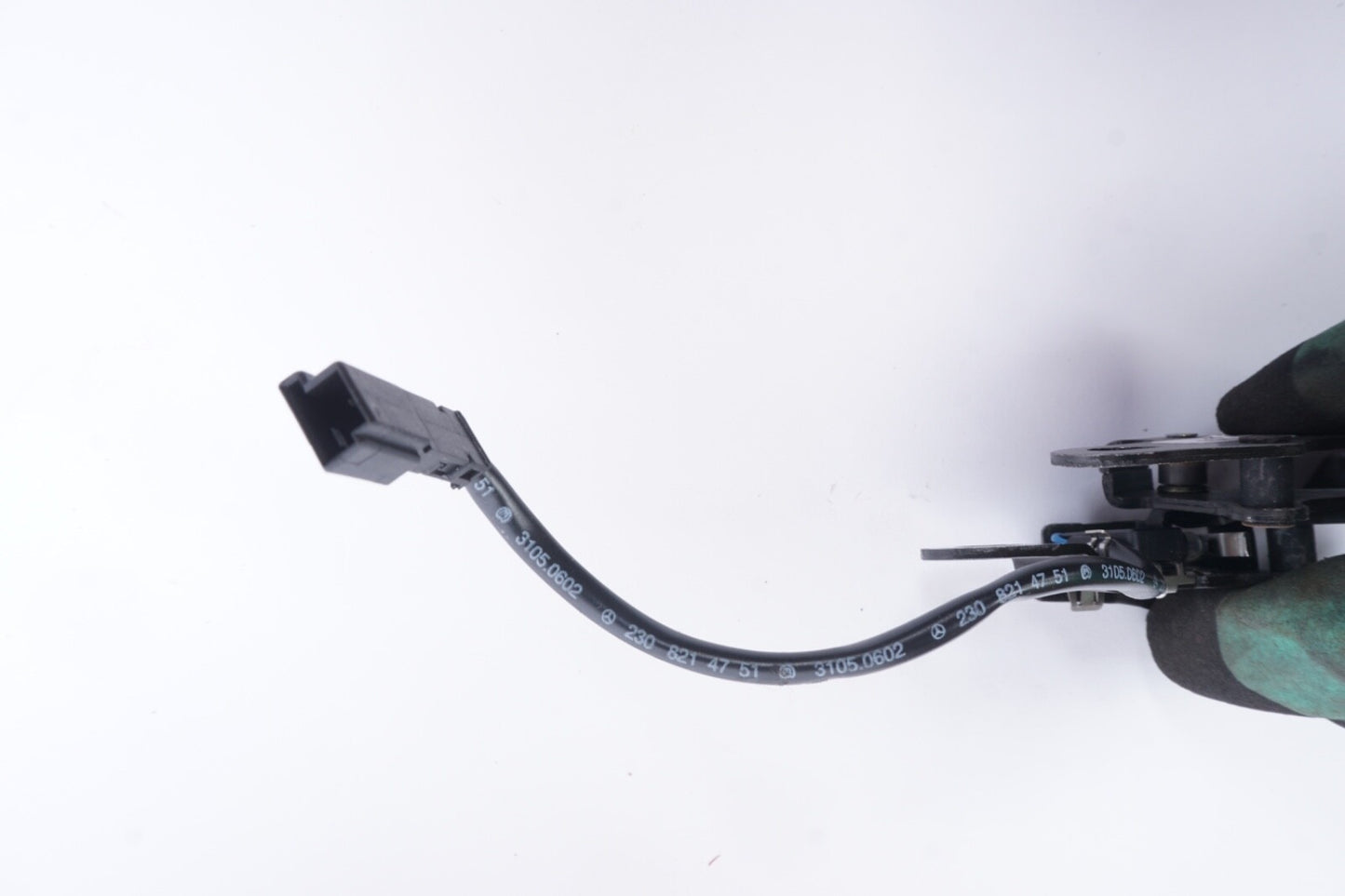 Front Top Roof Latch Left and Right Pair Set OEM 03-08 Mercedes R230 SL500 SL55