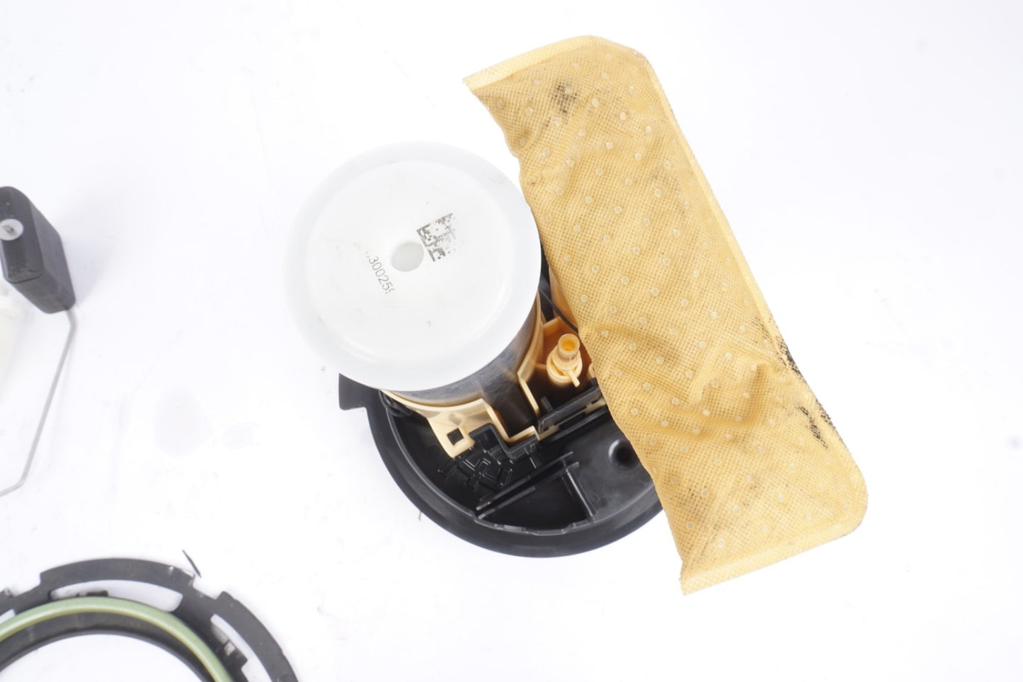 14-20 Mercedes W217 S550 S63 AMG Gas Tank Fuel Filter Unit 2224700094 OEM