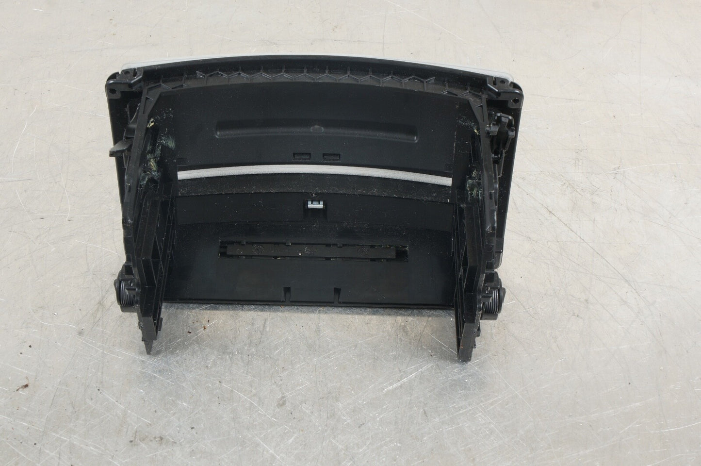 10-13 MERCEDES W221 S550 S350 DASHBOARD CONSOLE CD CHANGER PLAYER COVER OEM
