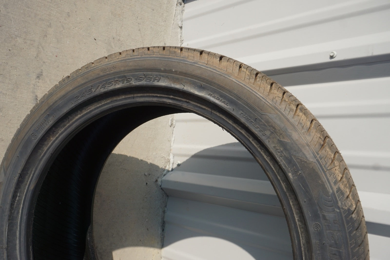 Used 245/45R19 Hankook Kinergy GT 98H - 10/32