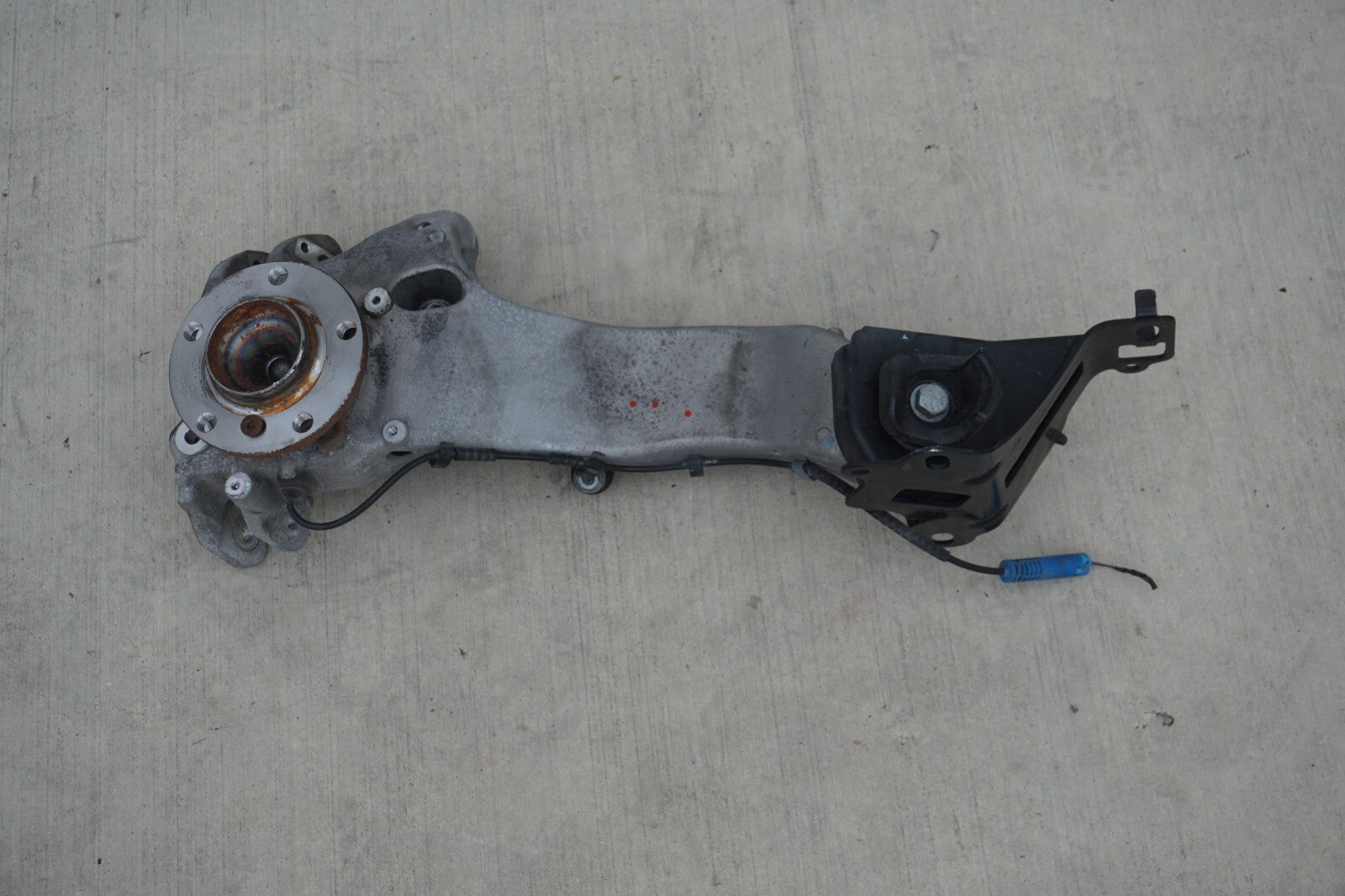 11-16 Mini Cooper Countryman Rear Left Driver Spindle Knuckle Wheel Hub OEM