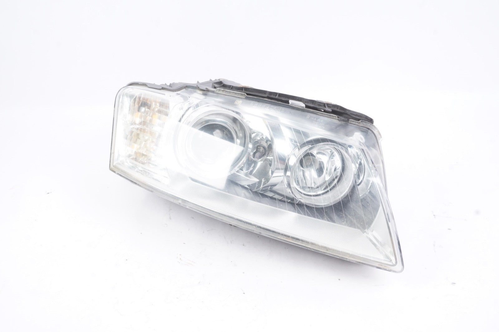 06-10 AUDI A8 Front Right Passenger Headlamp Xenon HID w/ Adaptive Lamps