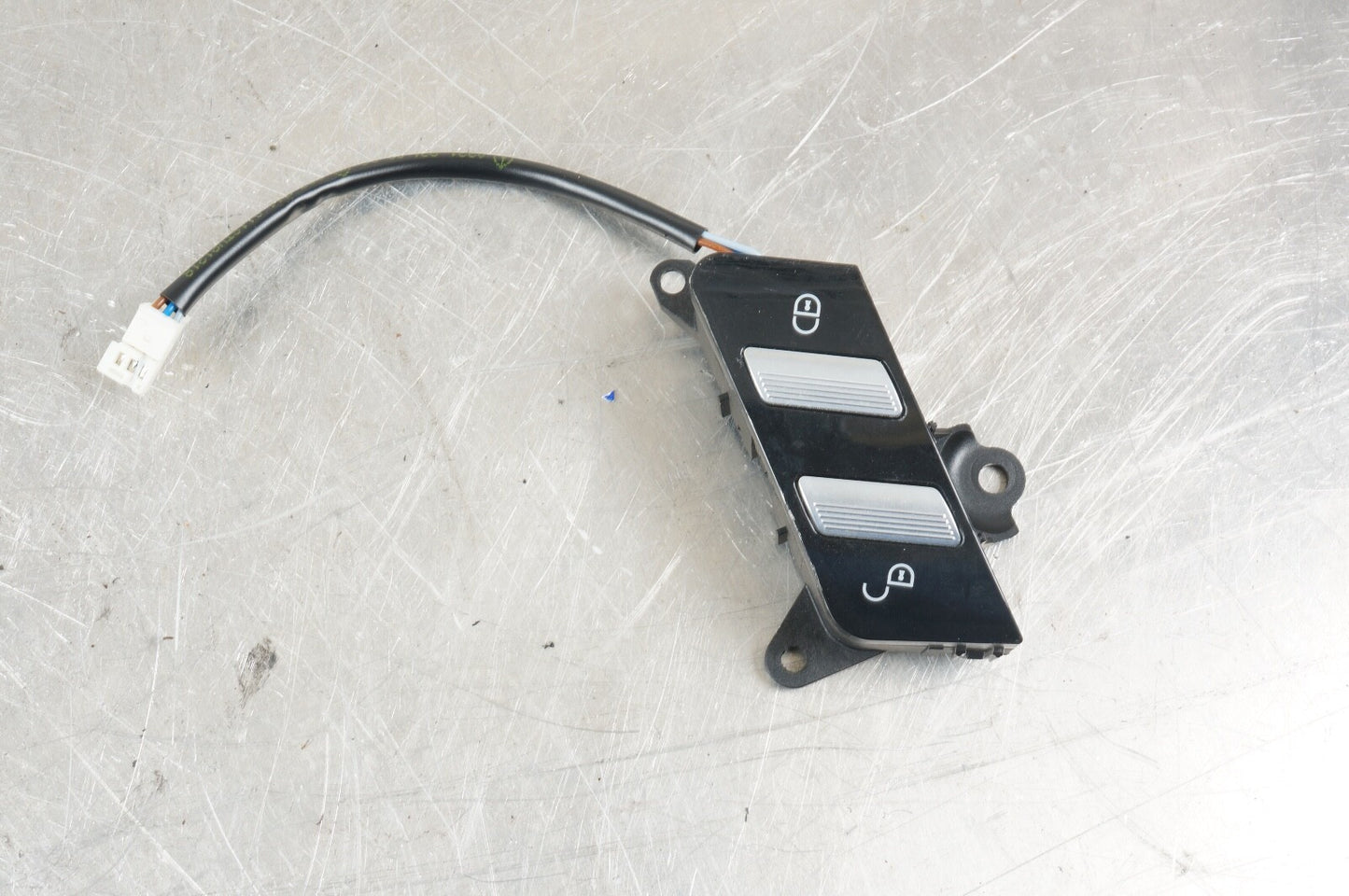 07-13 Mercedes W221 S550 CL600 Door Lock Switch Front Left Side 2218213051 OEM